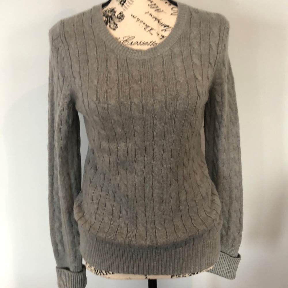 GAP women’s size M knit sweater